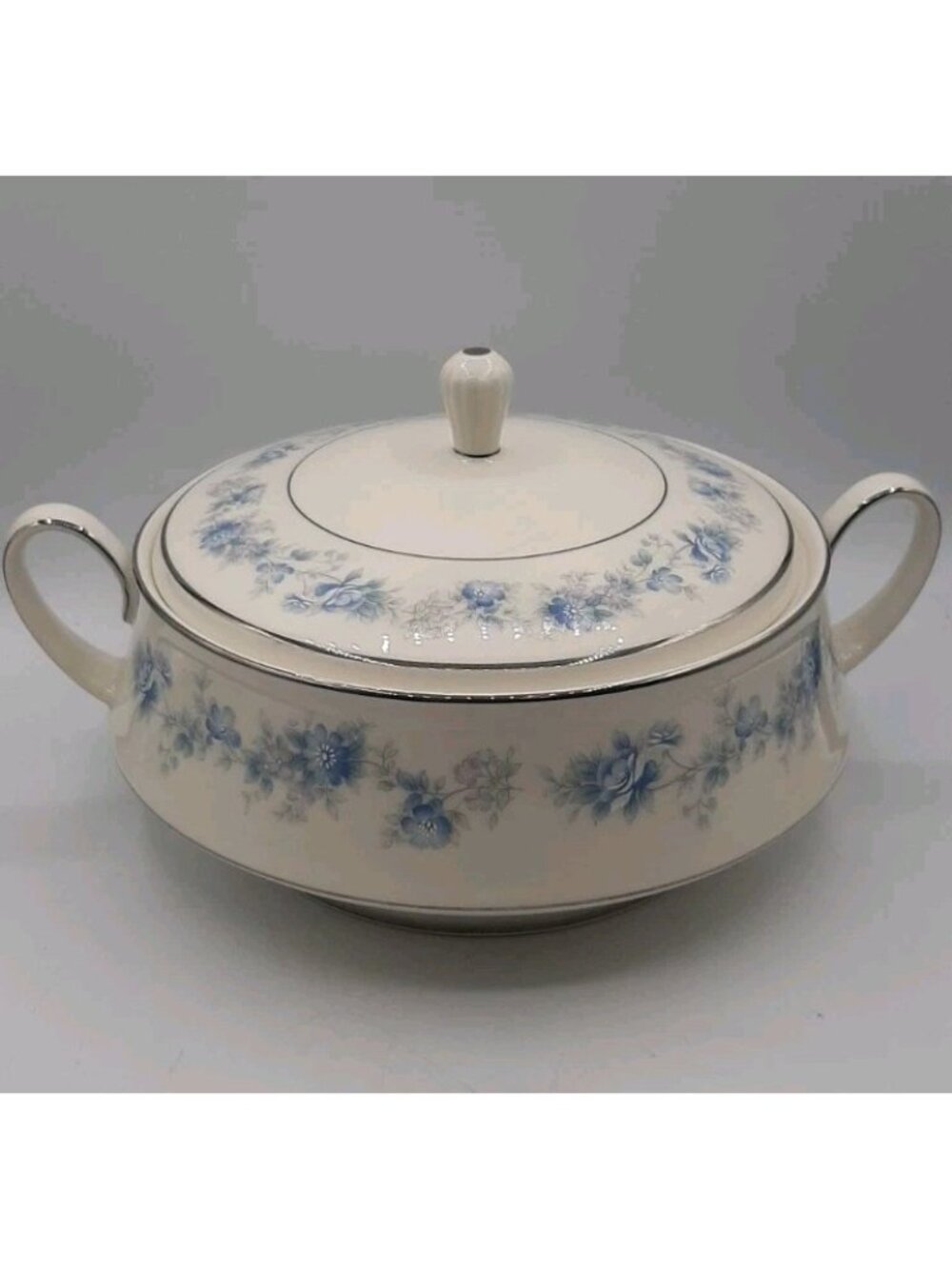 Nortiake Splendor Covered Casserole Dish Handles Like New 7235 Ivory China Japan